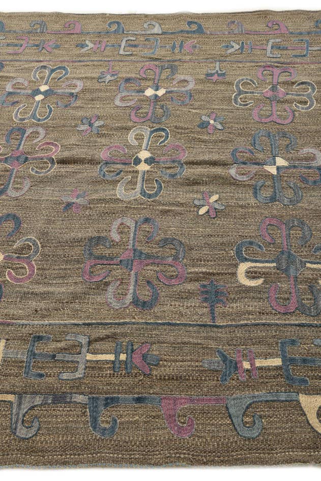 Detail image of 5' 10 x 7' 2 Hand Woven Kilim Suzani Wool Rug
