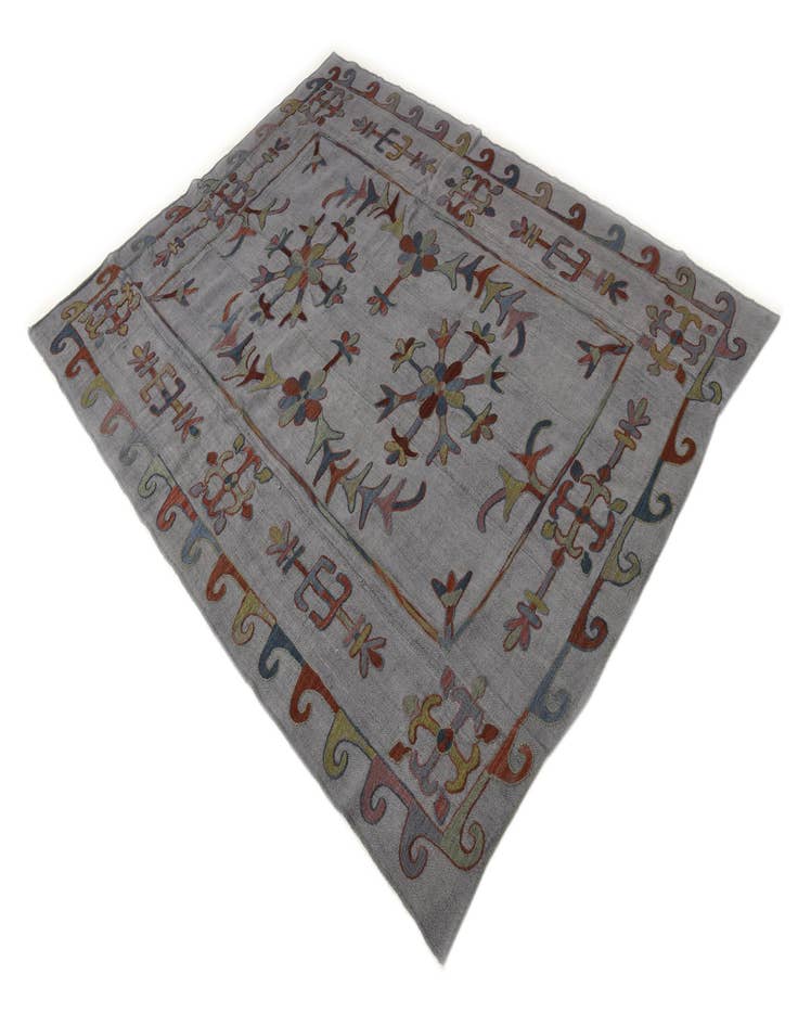 Detail image of 5' 4 x 7' 1  Hand Woven Kilim Suzani Wool Rug