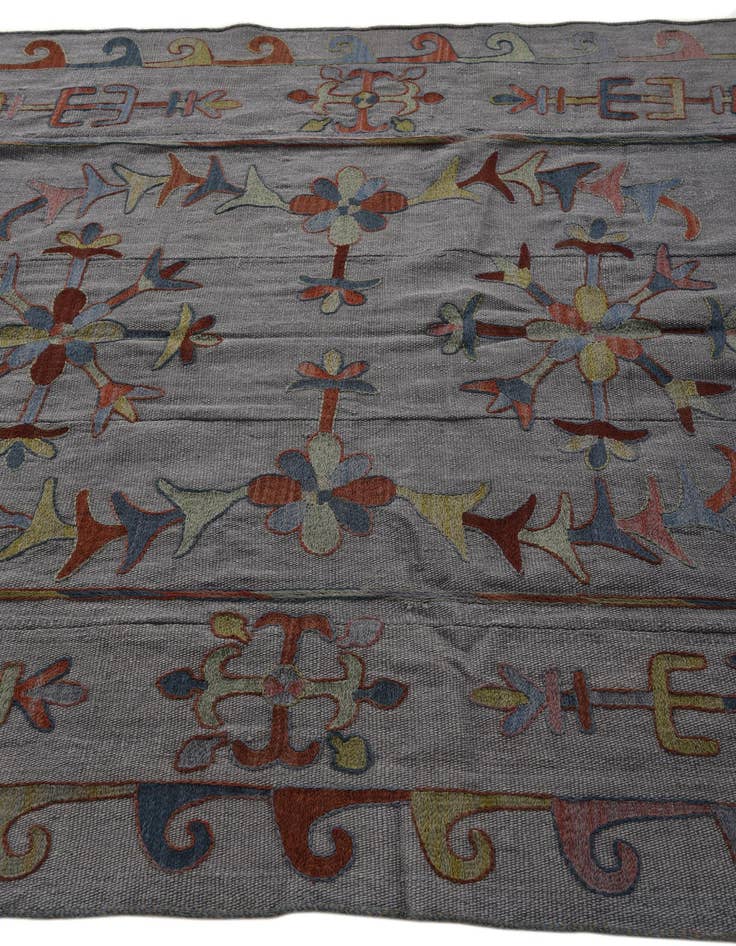 Detail image of 5' 4 x 7' 1  Hand Woven Kilim Suzani Wool Rug