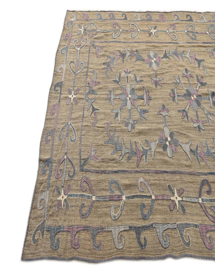 Detail image of 5' 7 x 7' 2 Hand Woven Kilim Suzani Wool Rug