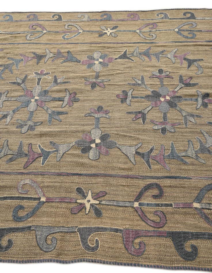 Detail image of 5' 7 x 7' 2 Hand Woven Kilim Suzani Wool Rug