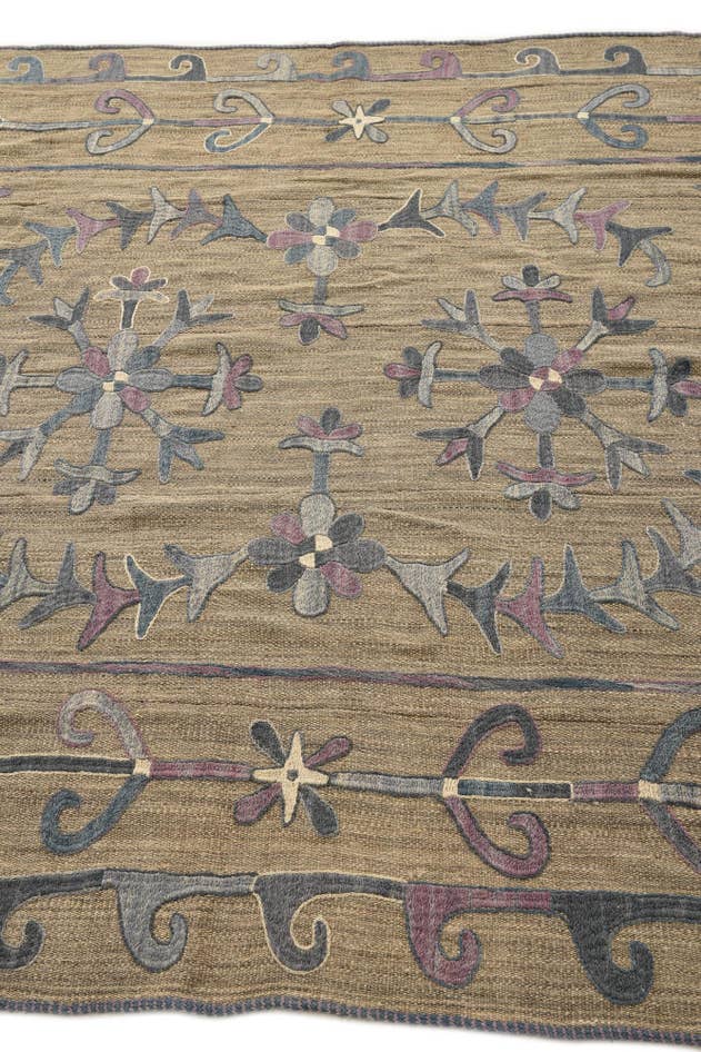 Detail image of 5' 7 x 7' 2 Hand Woven Kilim Suzani Wool Rug