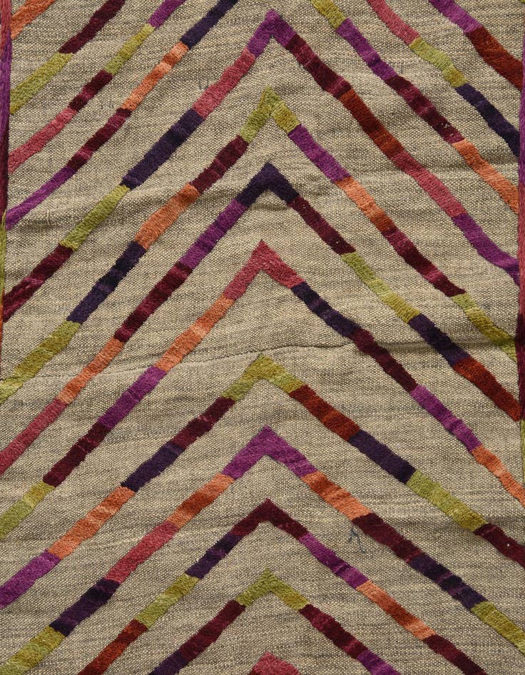 Detail image of 3' 10 x 5' 7  Hand Woven Kilim Suzani Wool Rug