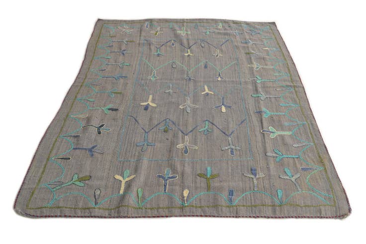 Detail image of 4' 7 x 6' 9 Hand Woven Kilim Suzani Wool Rug