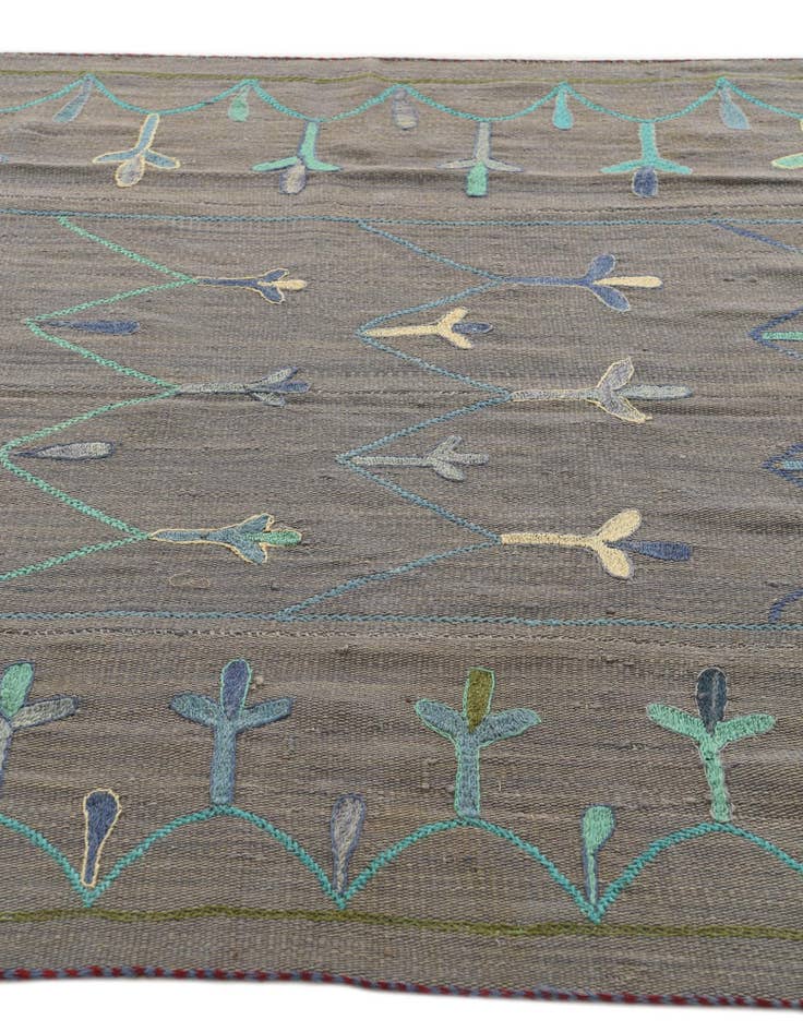 Detail image of 4' 7 x 6' 9 Hand Woven Kilim Suzani Wool Rug