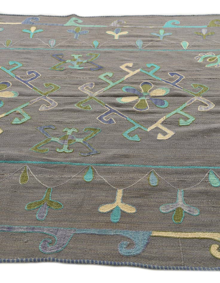 Detail image of 5' 9 x 7' 5  Hand Woven Kilim Suzani Wool Rug
