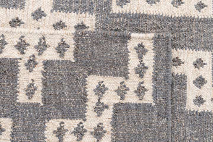4' 2 x 6' 1 Hand Woven Kilim Wool Rug