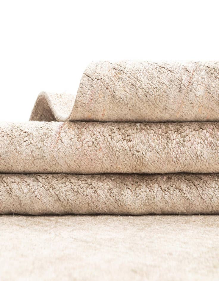 Detail image of 5' 7 x 8' 6  Hand Knotted Kundan Rug