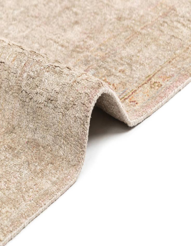 Detail image of 5' 7 x 8' 6  Hand Knotted Kundan Rug