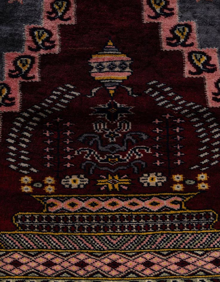 Detail image of 4' x 5' 10  Hand Knotted Lahour Oriental Wool Rug