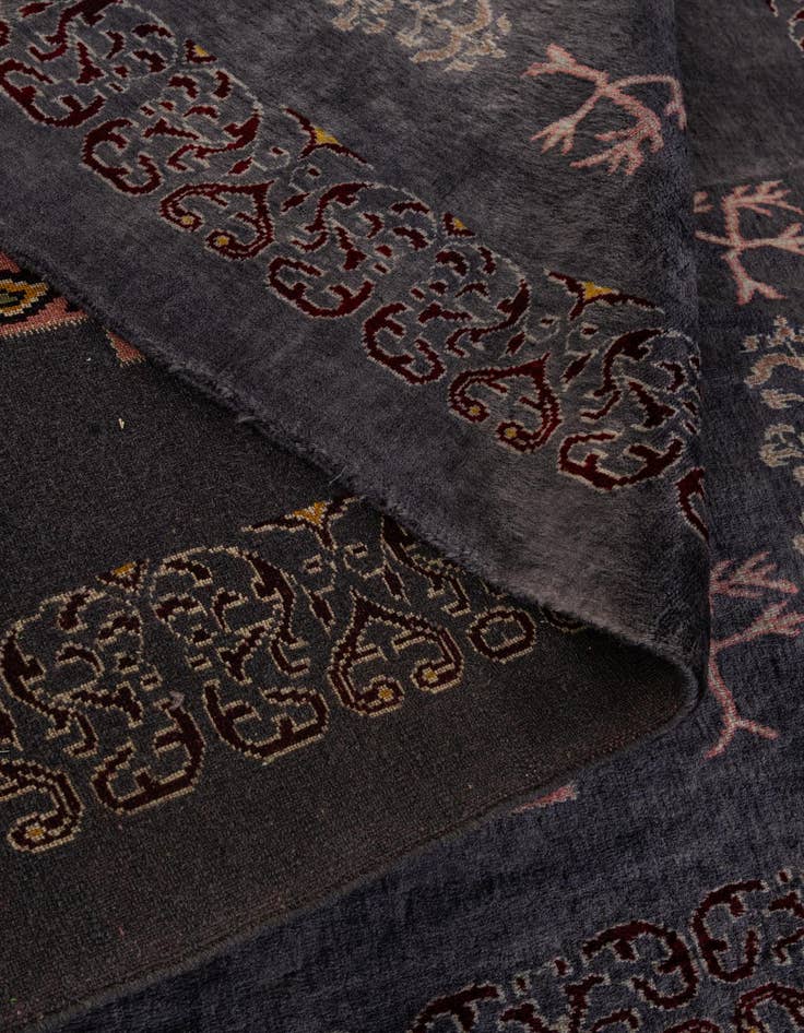 Detail image of 4' x 5' 10  Hand Knotted Lahour Oriental Wool Rug