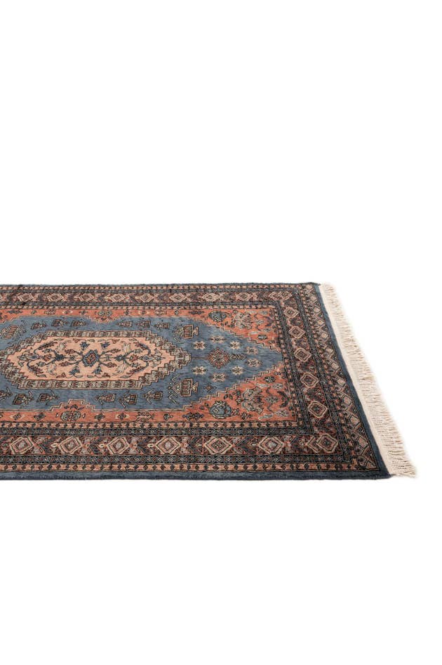 Detail image of 4' 2 x 5' 8 Hand Knotted Lahour Oriental Wool Rug