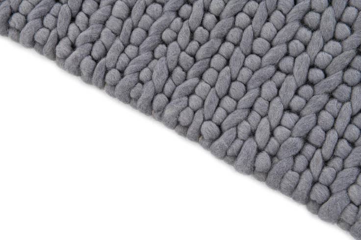 Detail image of 2' x 3' Hand Woven Lana New Zealand Wool Rug