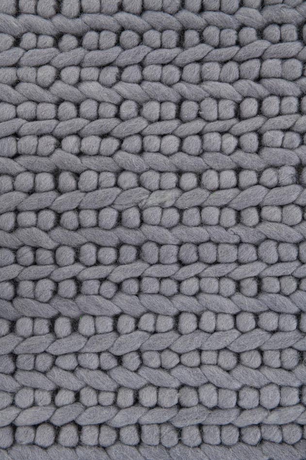 Detail image of 2' x 3' Hand Woven Lana New Zealand Wool Rug