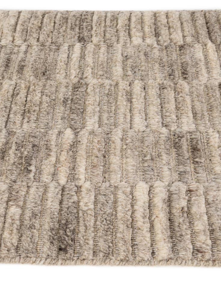 Detail image of 2' x 3' 2 Hand Knotted Lana New Zealand Wool Rug