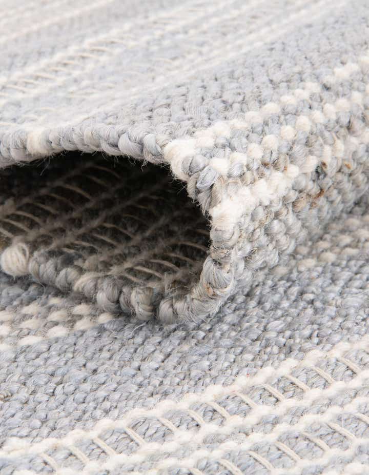 5' 1 x 8' Hand Woven Lariat Rug