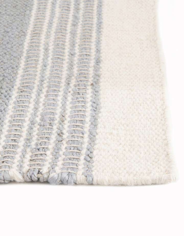 5' 1 x 8' Hand Woven Lariat Rug