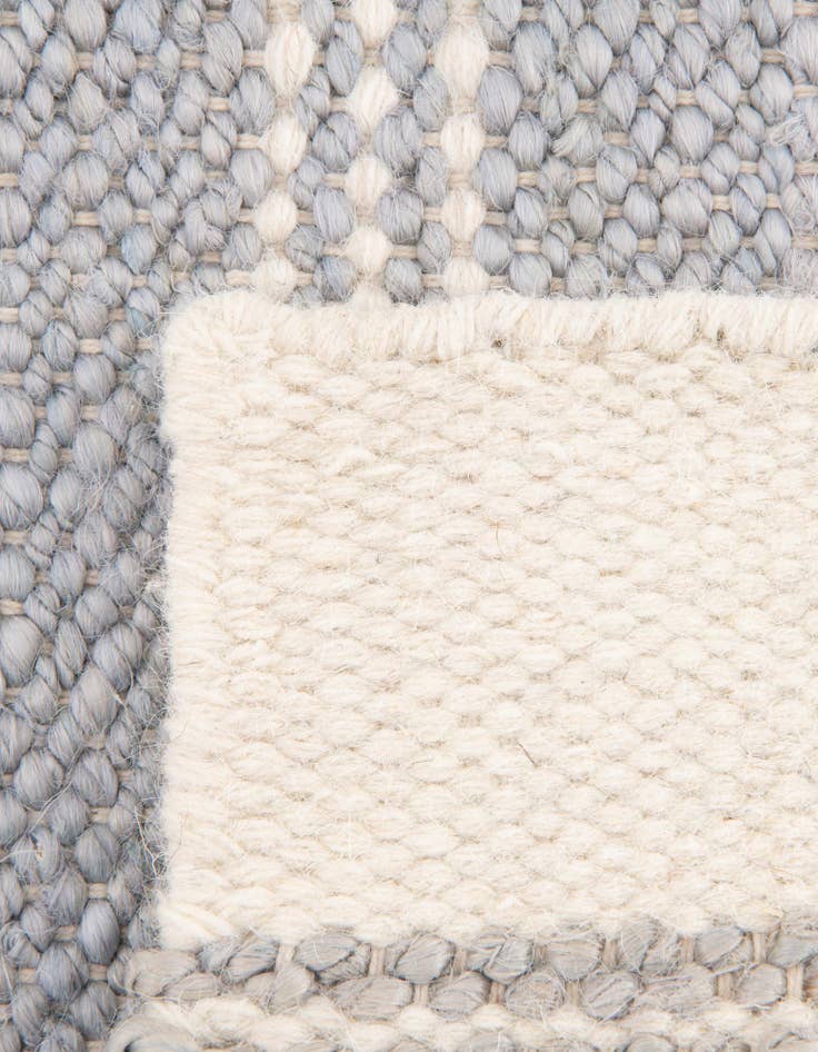 Detail image of 9' x 12' Hand Woven Lariat Rug