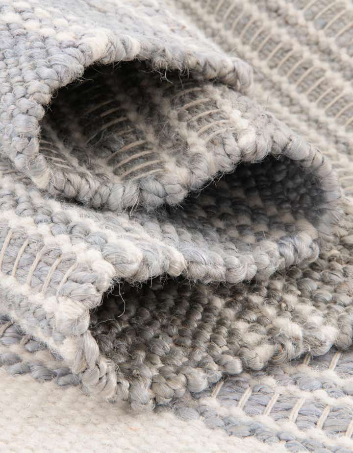 5' 1 x 8' Hand Woven Lariat Rug