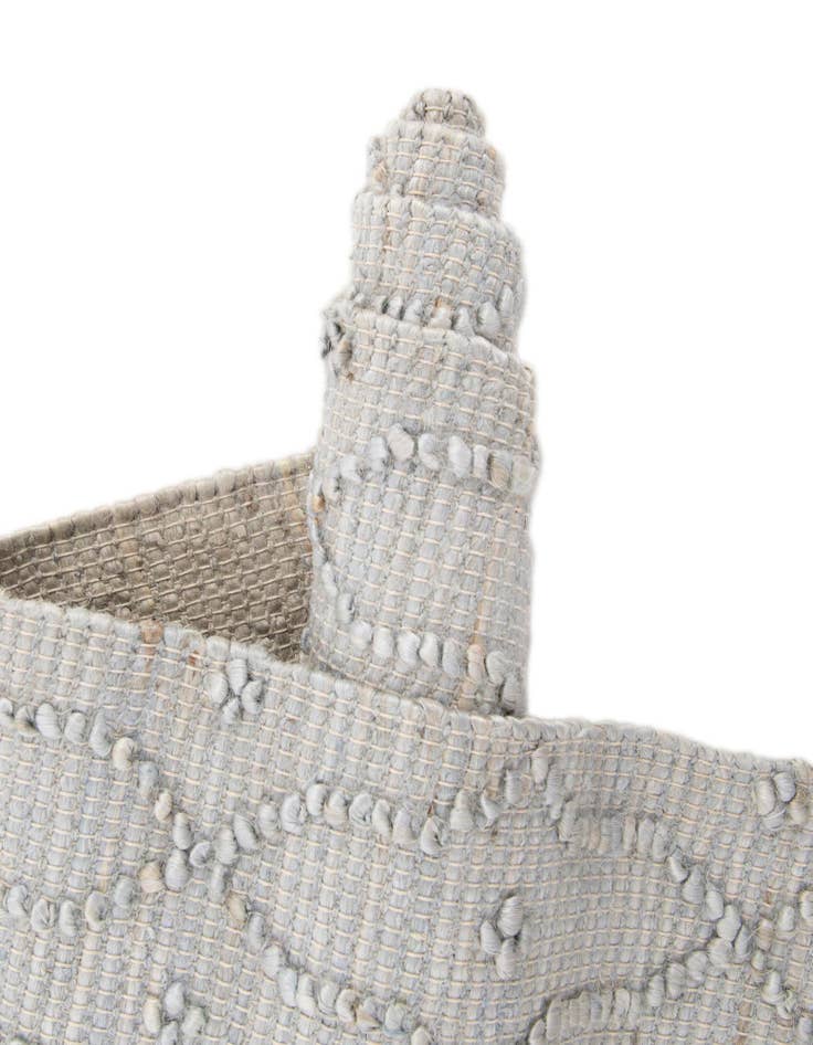 Detail image of 5' 3 x 8' Hand Woven Larsa Jute Rug