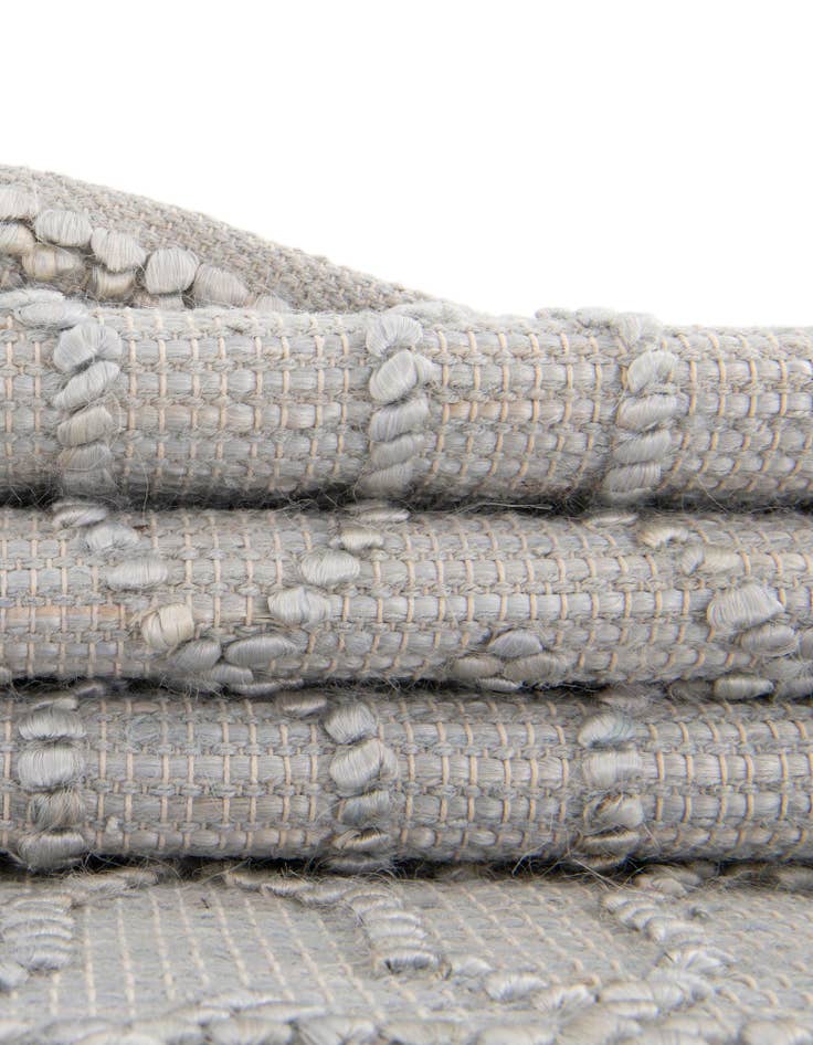 Detail image of 4' 1 x 6' 1 Hand Woven Larsa Jute Rug