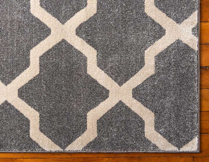 5' x 8' Lattice Rug