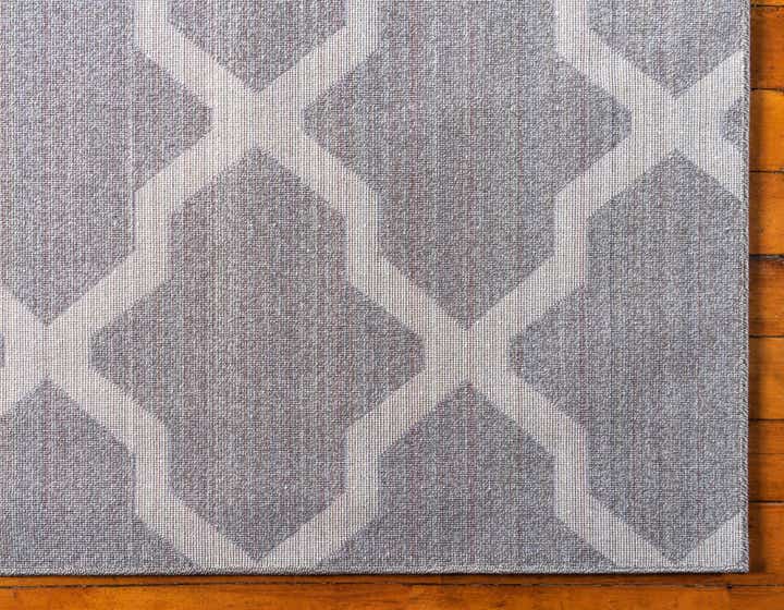 5' x 8' Lattice Rug