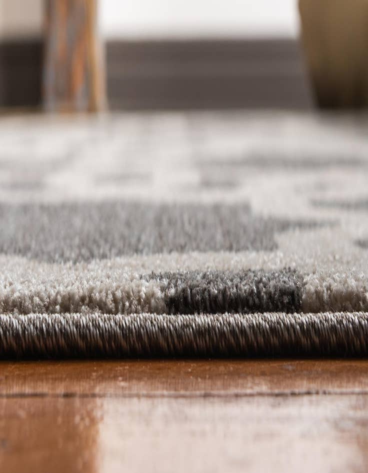 Detail image of 9' x 12' Lattice Rug