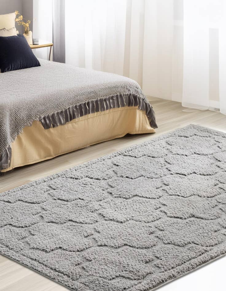 Detail image of 4' x 6' Lattice Shag Rug