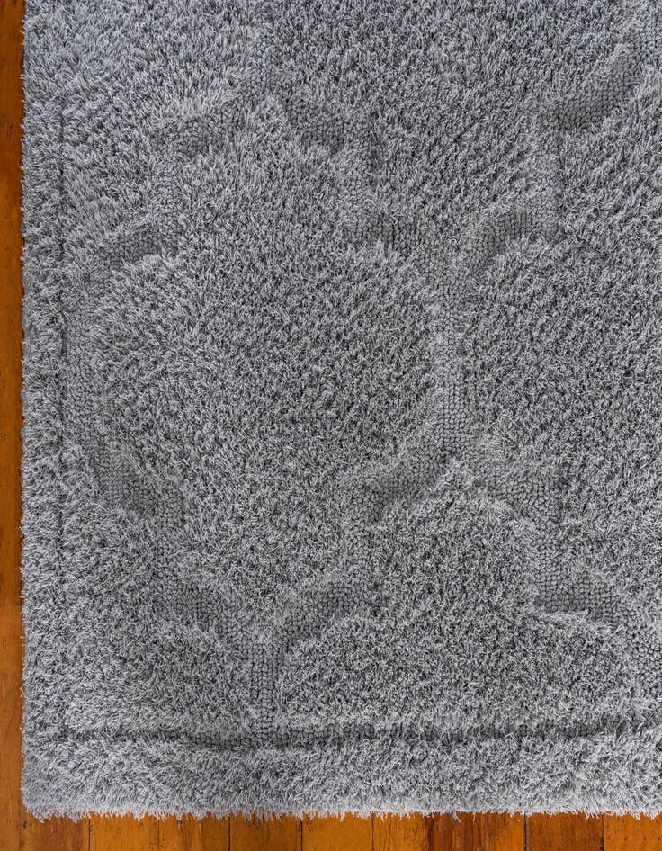 Detail image of 4' x 6' Lattice Shag Rug