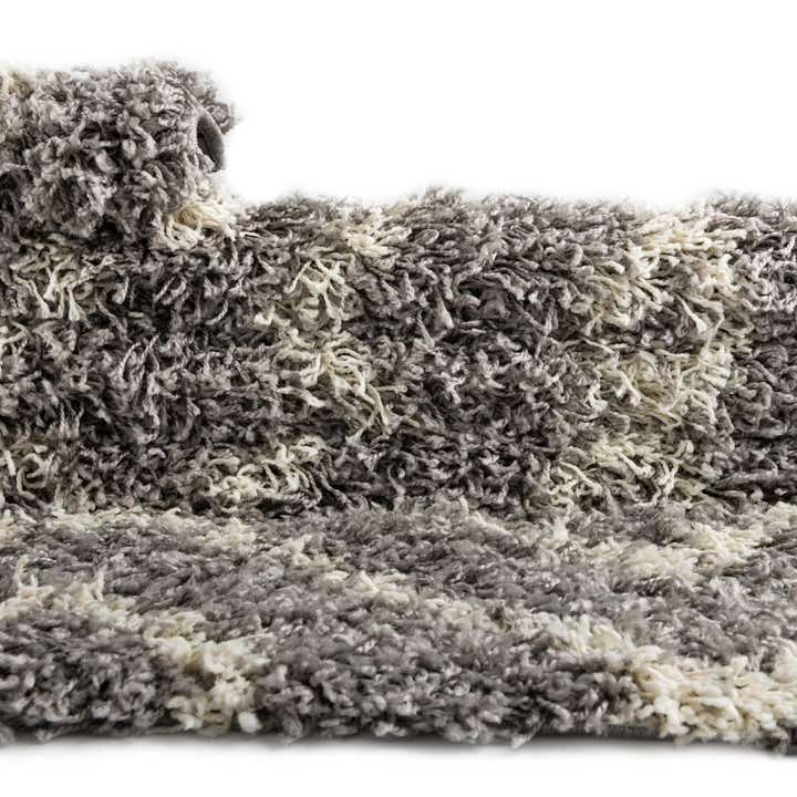 7' 10 x 10' Lattice Shag Rug