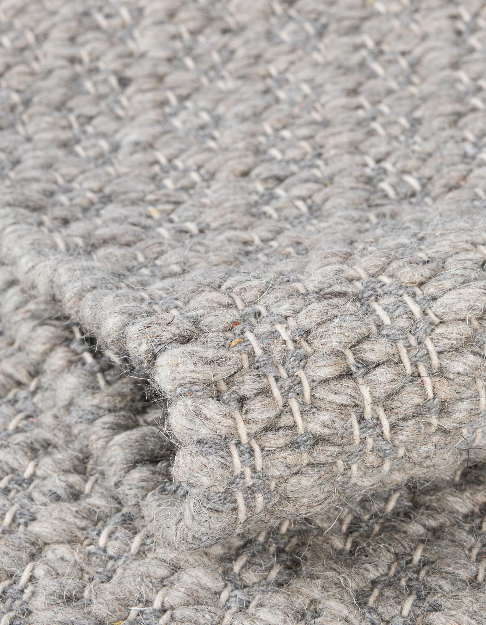 5' 1 x 8' Hand Woven Lattice Wool Rug