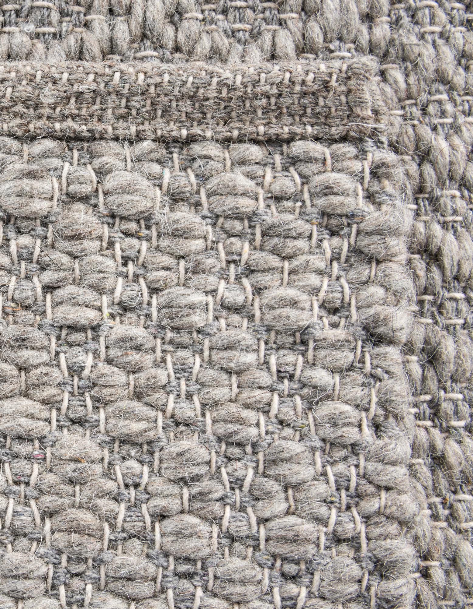 5' 1 x 8' Hand Woven Lattice Wool Rug