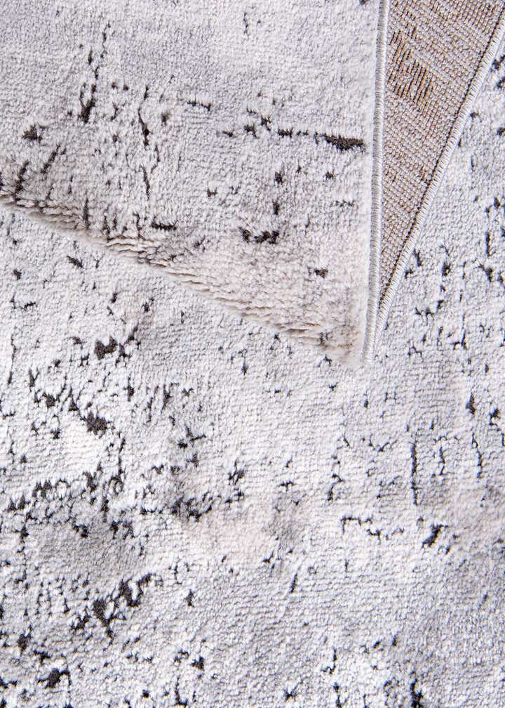 8' x 11' Leipzig Rug