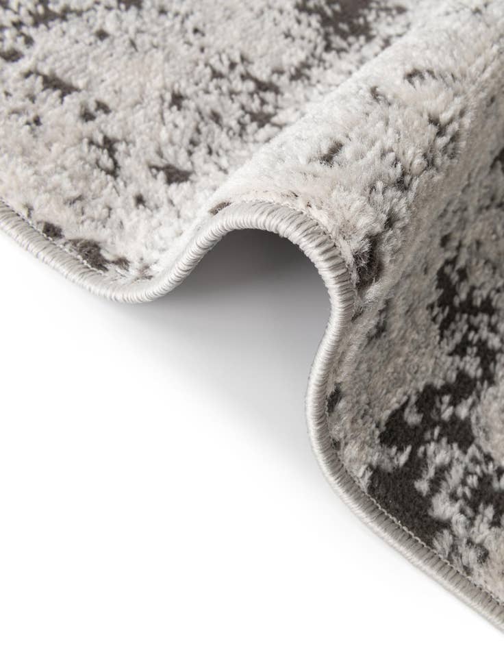 Detail image of 8' x 11' Leipzig Rug