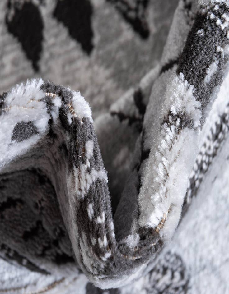 Detail image of 9' x 12' 2 Leipzig Rug