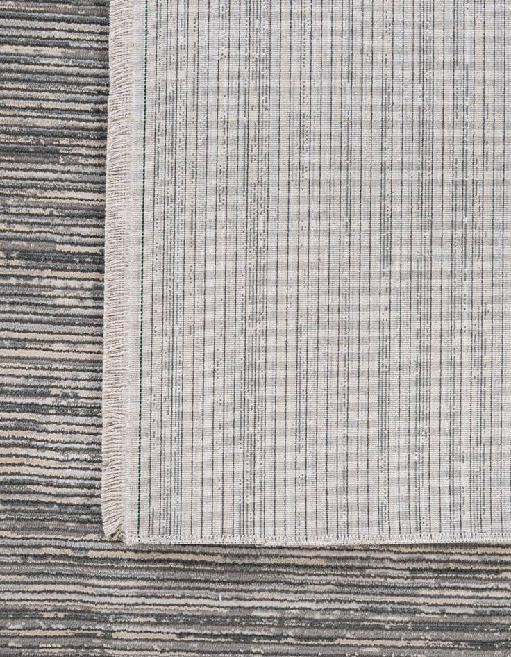 Detail image of 5' 4 x 7' 5 Lola Rug