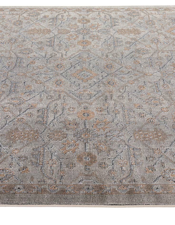 Detail image of 5' 5 x 7' 9 Lola Rug