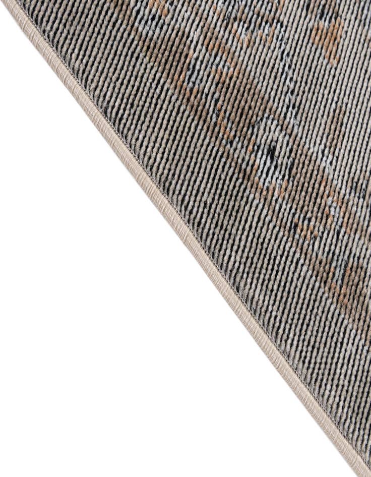 Detail image of 5' 5 x 7' 9 Lola Rug