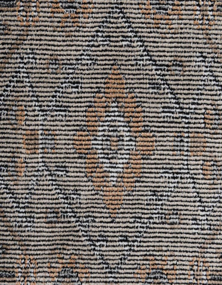 Detail image of 5' 5 x 7' 9 Lola Rug