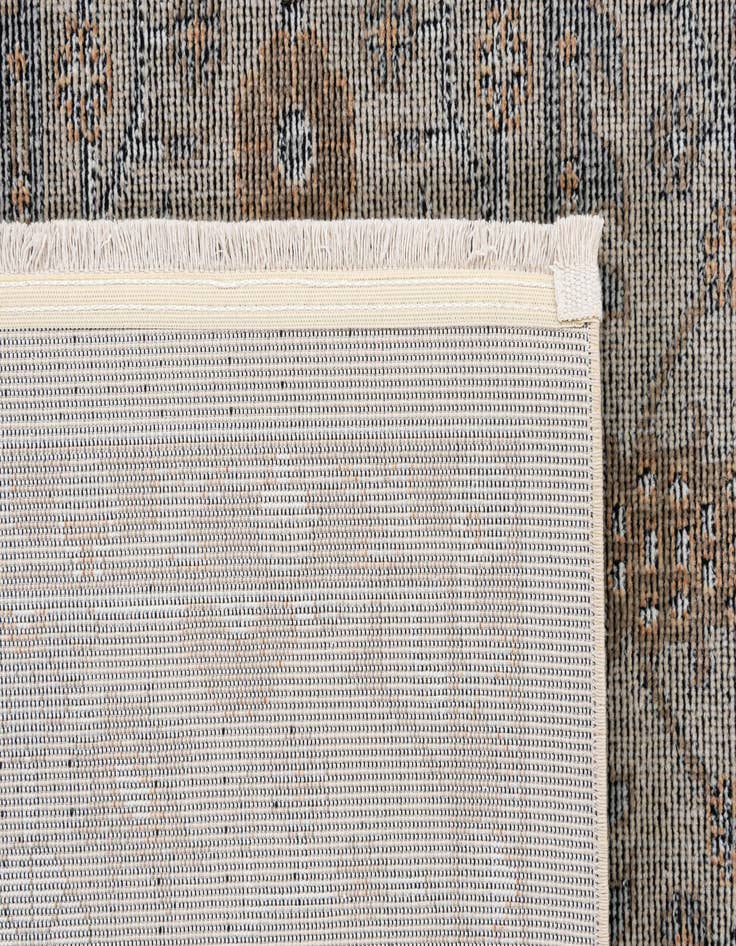 Detail image of 5' 5 x 7' 9 Lola Rug