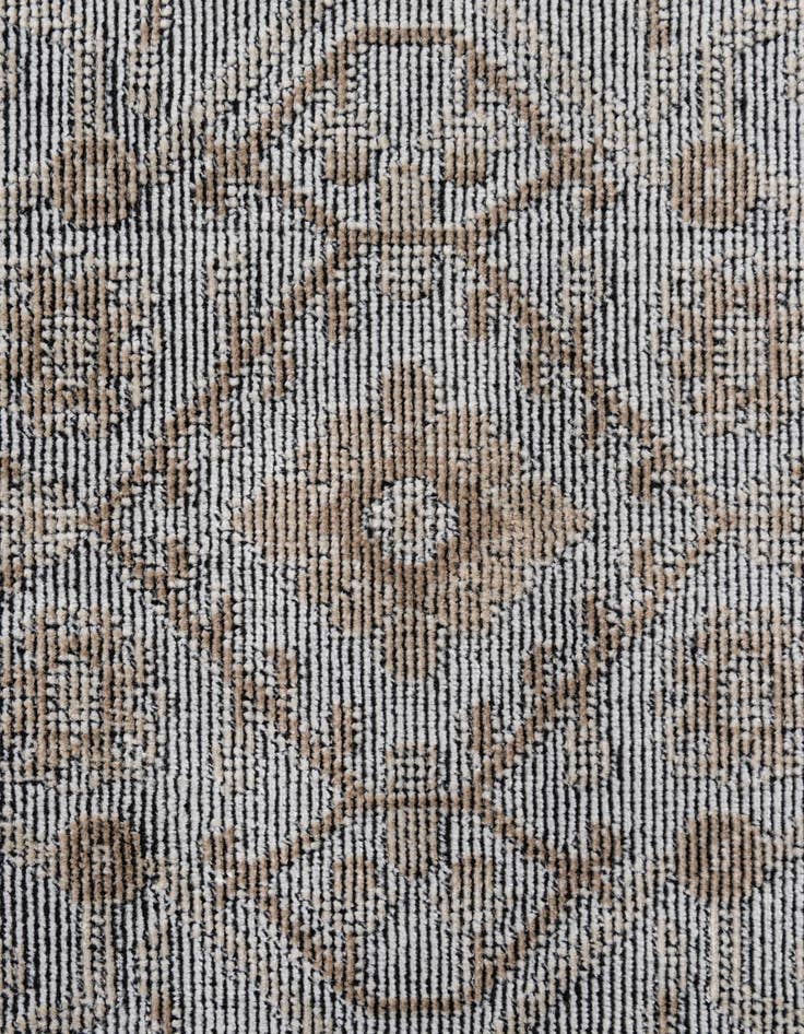 Detail image of 5' 5 x 7' 9 Lola Rug