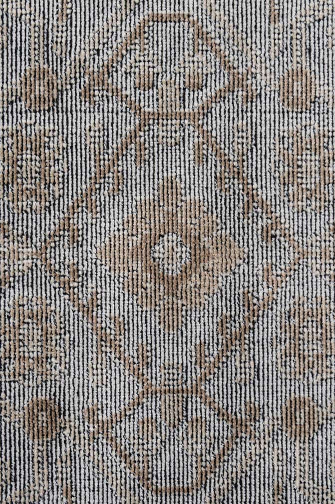5' 5 x 7' 9 Lola Rug