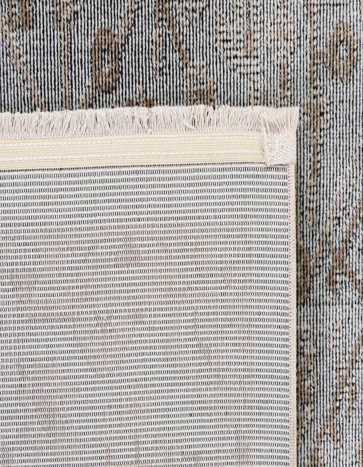 Detail image of 5' 5 x 7' 9 Lola Rug