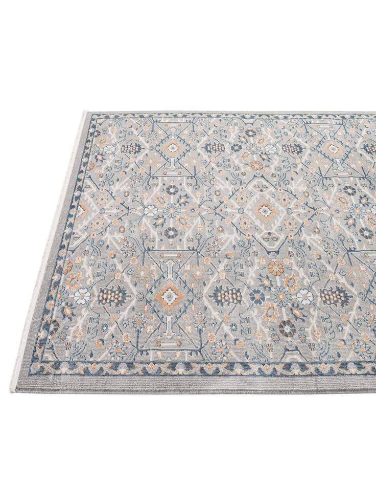 Detail image of 5' 5 x 7' 8 Lola Rug