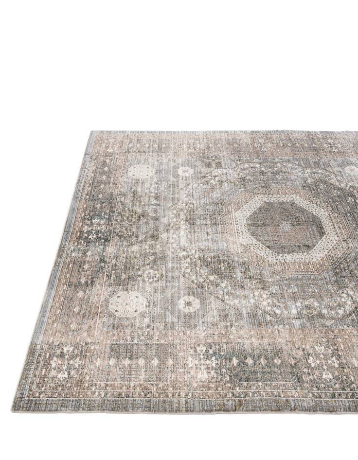 Detail image of 6' 7 x 9' 7 Lola Rug