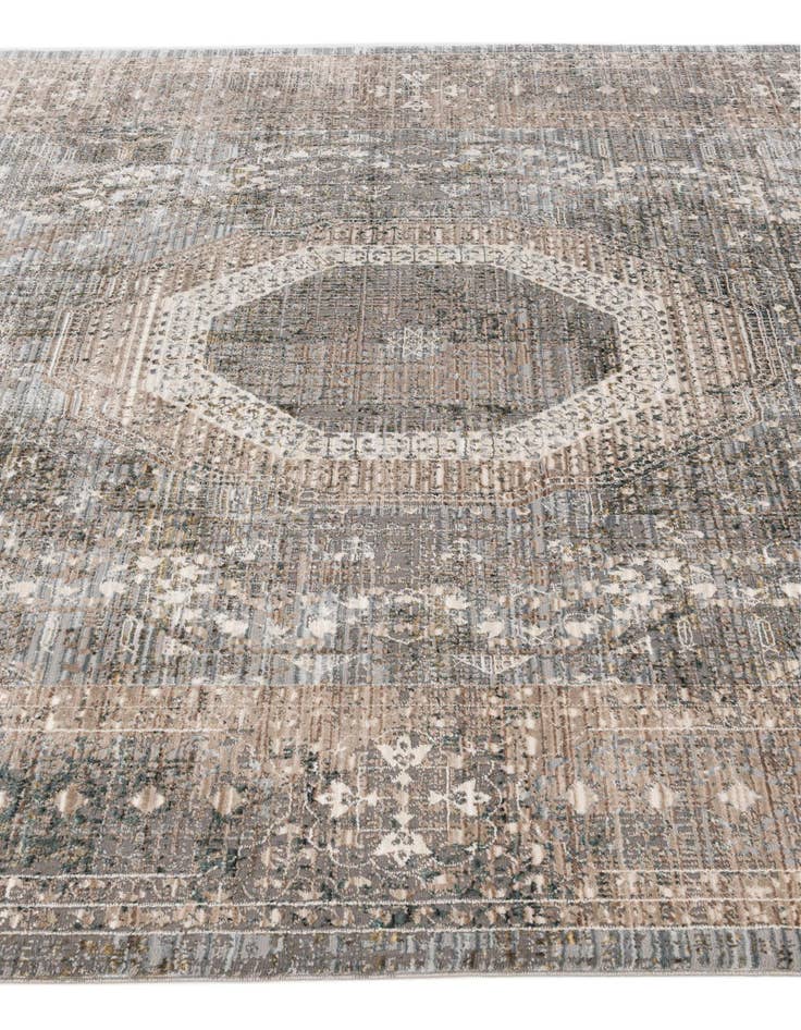 Detail image of 6' 7 x 9' 7 Lola Rug