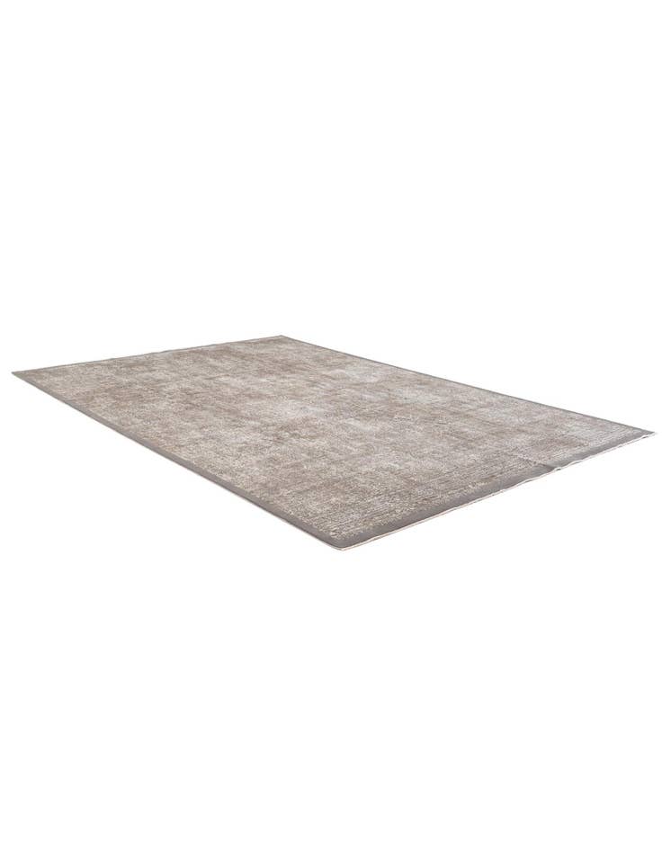 Detail image of 6' 6 x 9' 7 Lola Rug