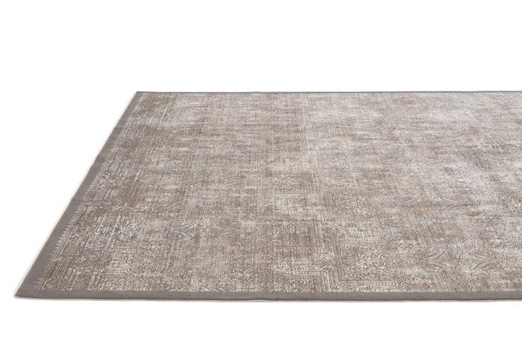 Detail image of 6' 6 x 9' 7 Lola Rug