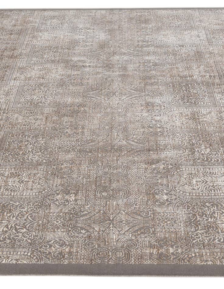 Detail image of 6' 6 x 9' 7 Lola Rug